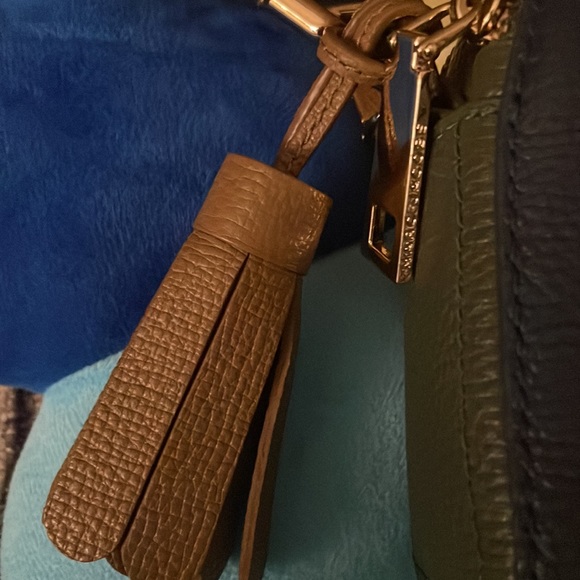 Authentic Leather Marc Jacobs CrossBody Bag🌻 - Picture 3 of 7